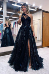 Elegantes langes schwarzes One-Shoulder-A-Linien-Ballkleid aus Spitze mit Schlitz